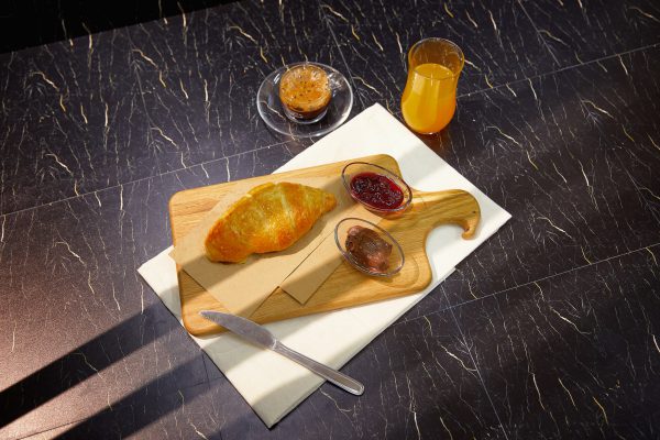 Majestic Eagle Oak Serving & Cutting Board